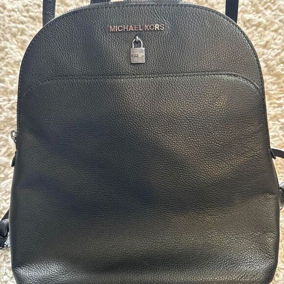 MICHAEL KORS Black leather backpack zipper closure excellent condition main image 5
